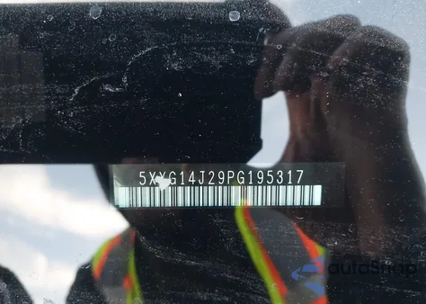 2023 Kia K5 Lxs z USA, uszkodzony, nr VIN 5XXG14J29PG195317